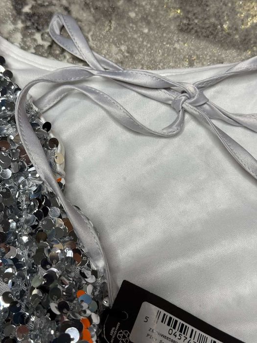 святкова сукня boohoo. Великий розмір