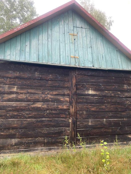 Drewniany dom do rozbiórki