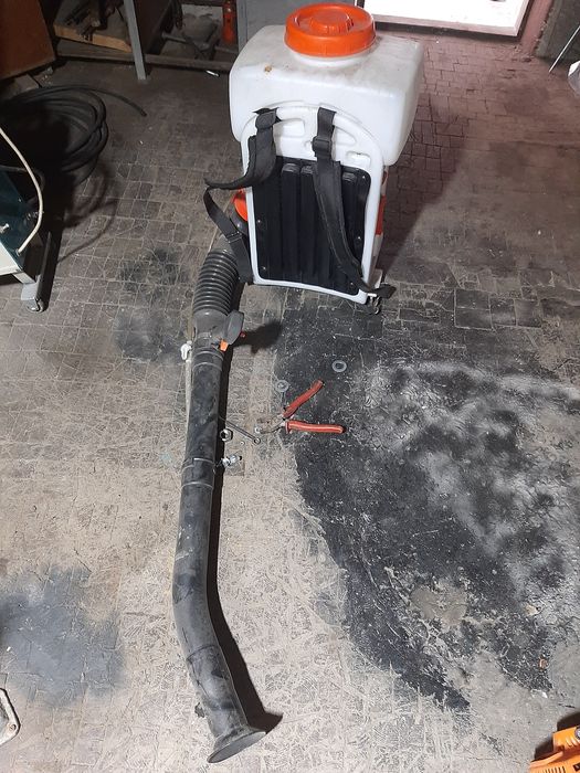 Оприскувач бензиновий бензорозпилювач