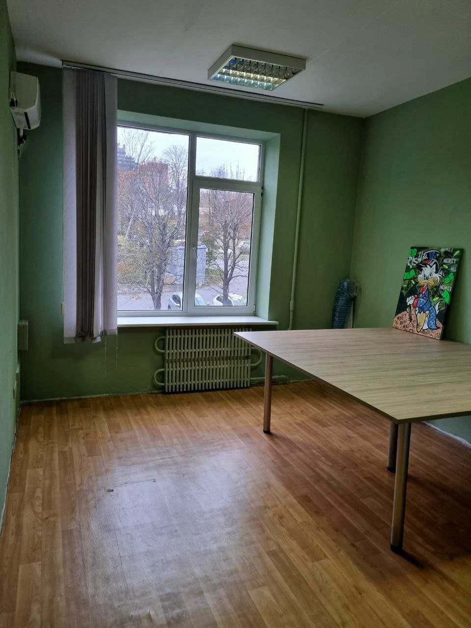 Сдам в аренду маленький офис 16,9 кв.м.. Собственник.