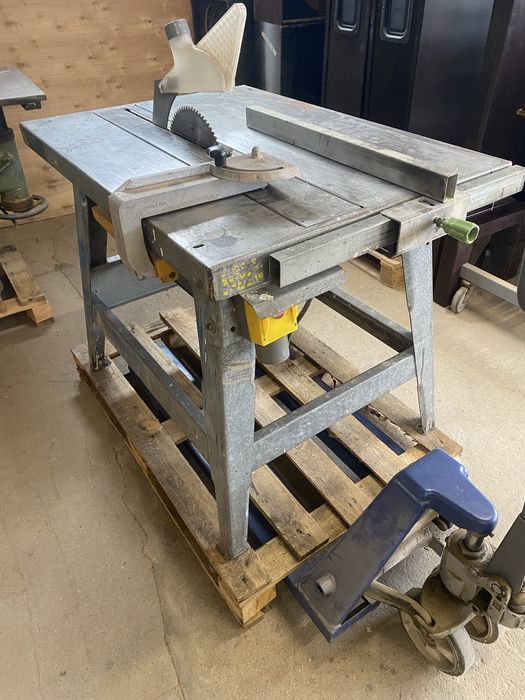 Budowlana pila tarczowa AVOLA ZB/W 400-6