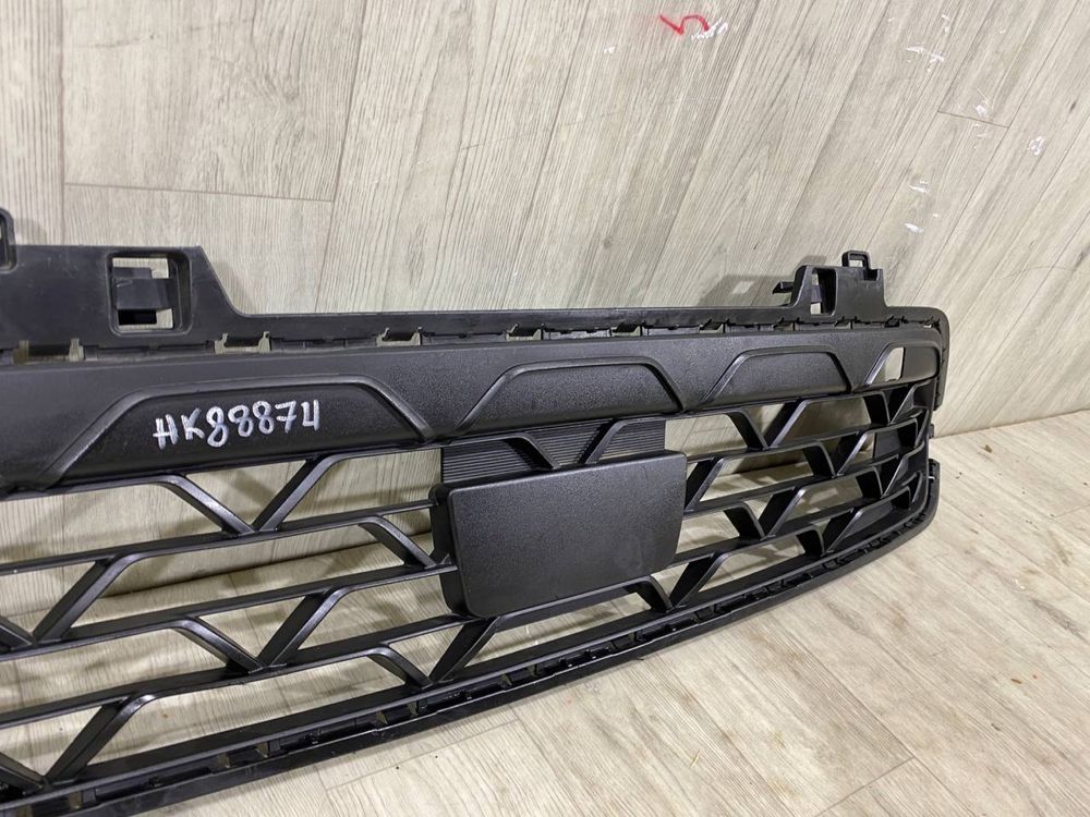 Бампер передний Решетка средняя KIA RIO 4 / 2021 2022 г./ 86531-H8AC0