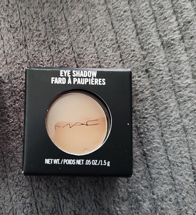 Cień do powiek MAC Omega Matte