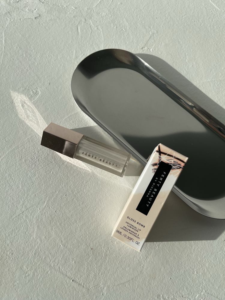 Fenty Beauty gloss bomb błyszczyk do ust Diamond Milk