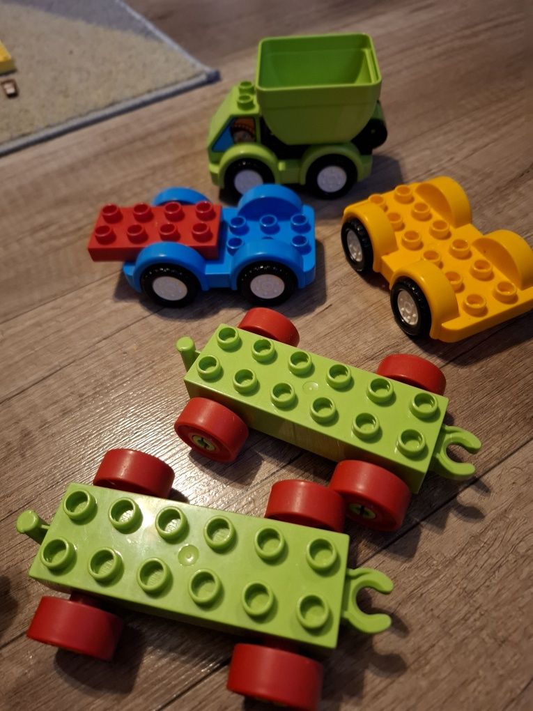 Kilka zestawów lego duplo