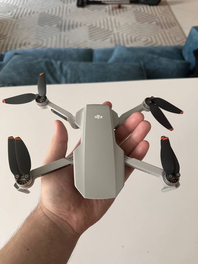 Квадрокоптер DJI MINI 2