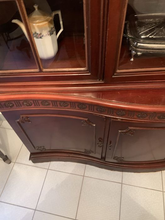 Movel louceiro em Madeira Mogno