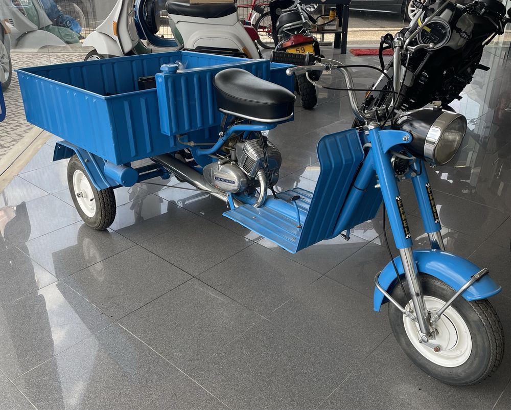 Famel Zundapp TRICICLO com Novo