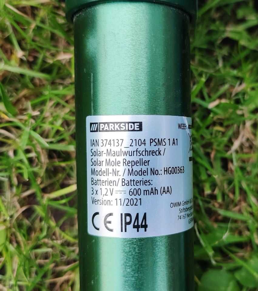2 сонячних відлякувача від кротів
