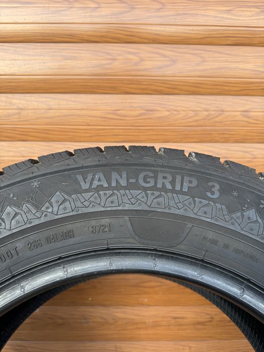 215/65/16C Semperit 4 opony zimowe