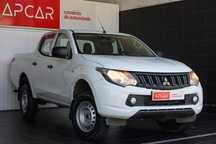 Mitsubishi L200 2.4 DI-D CD Invite 4WD