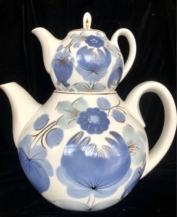 Фарфорові великі чайники 70років. Городниця..