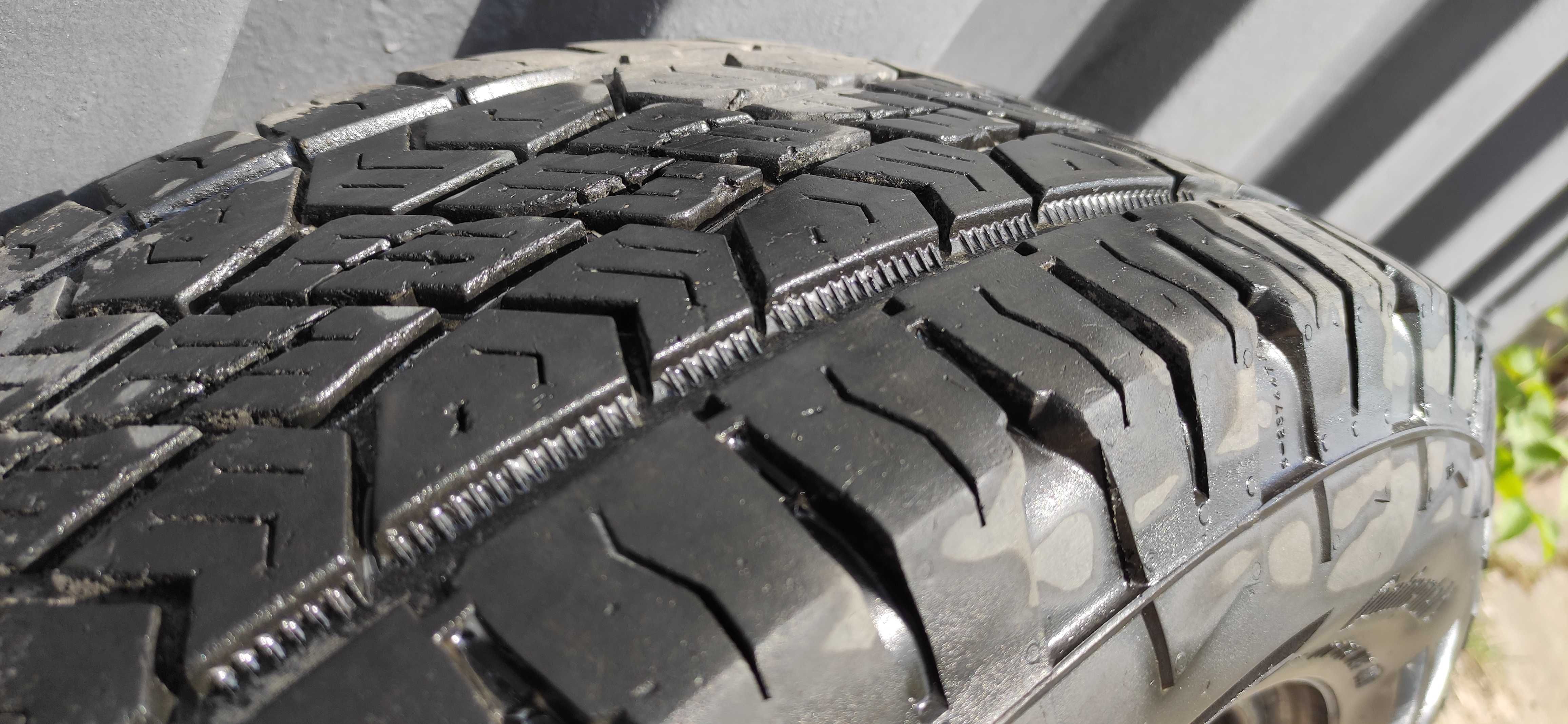 Шини 225/65 R17 Continental Cross Contact 102H (літо)