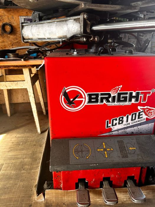 Шиномонтажний стенд LC810 220V BRIGHT
