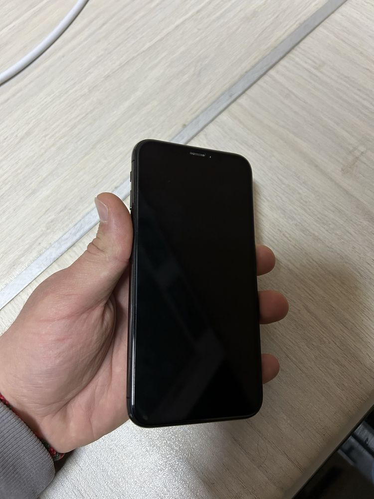 Продаю Iphone X 64