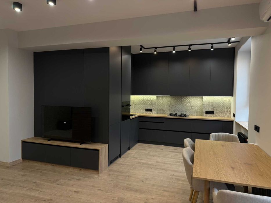 Продаж стильної двокімнатної квартири студії, в центрі міста