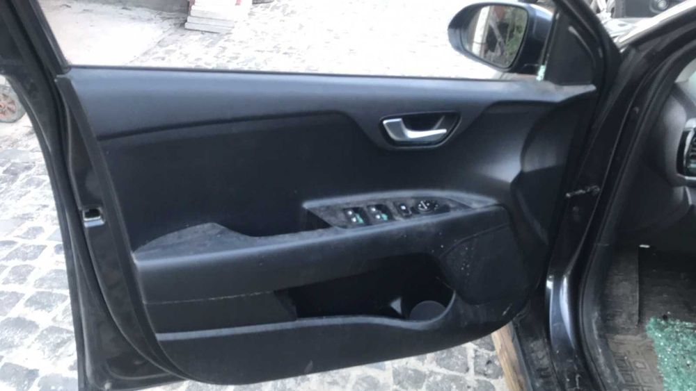 Авторазборка KIA RIO 2018 год бензин автомат крыша в сборе