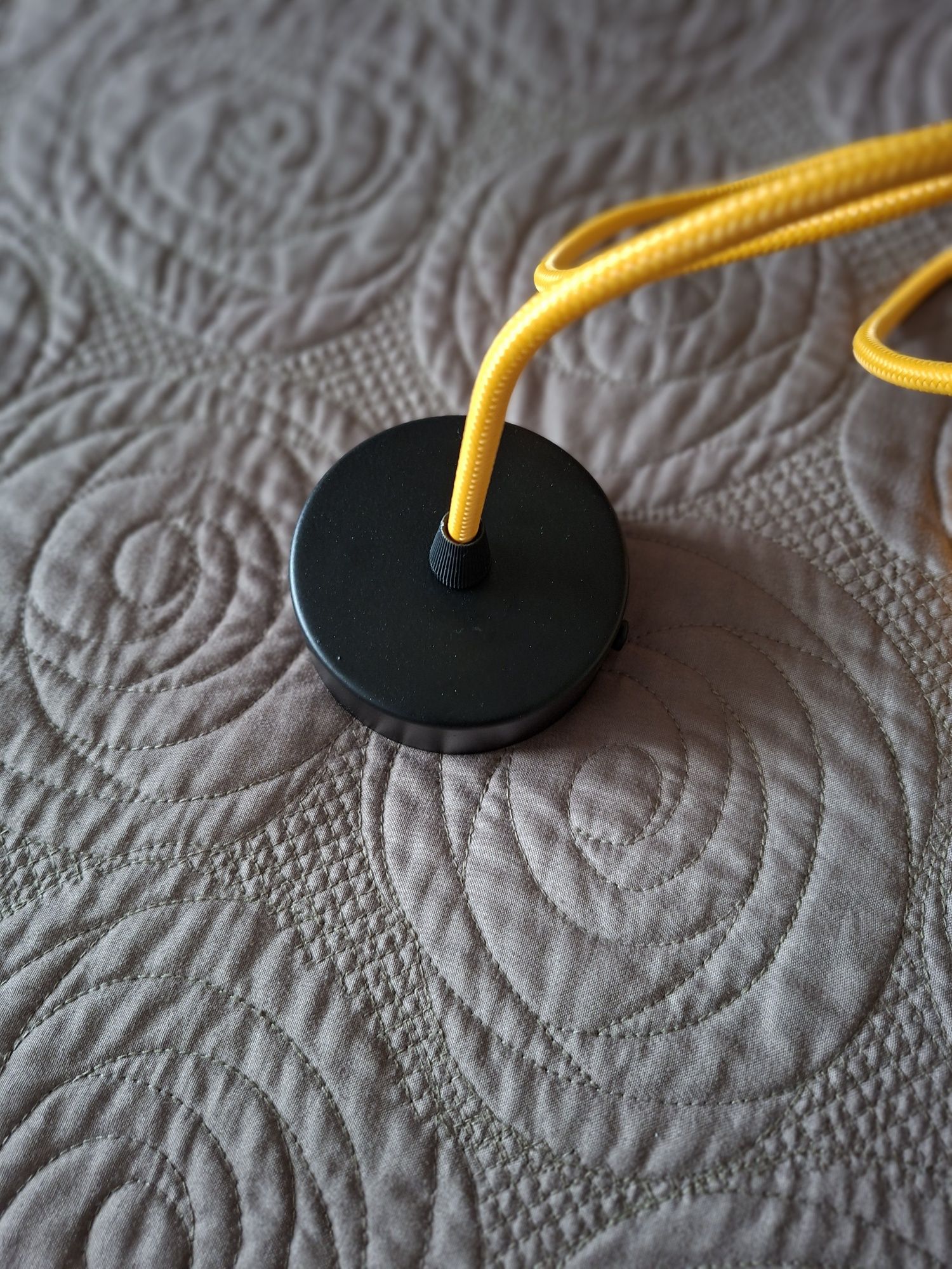 Lampa sufitowa długi kabel