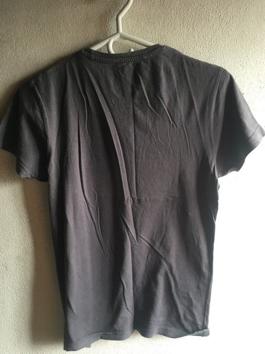 T-shirt preta nothing is original Pull and bear