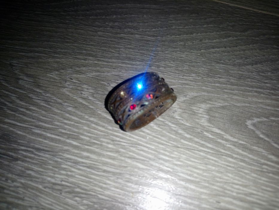 Перстень кільце з червоними каменями старовинний вінтаж