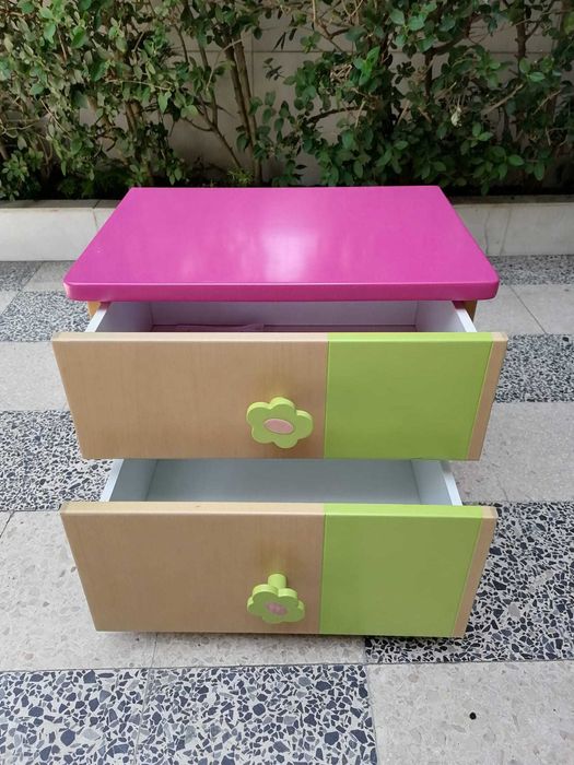 Cómoda + Mesinha de Cabeceira Menina