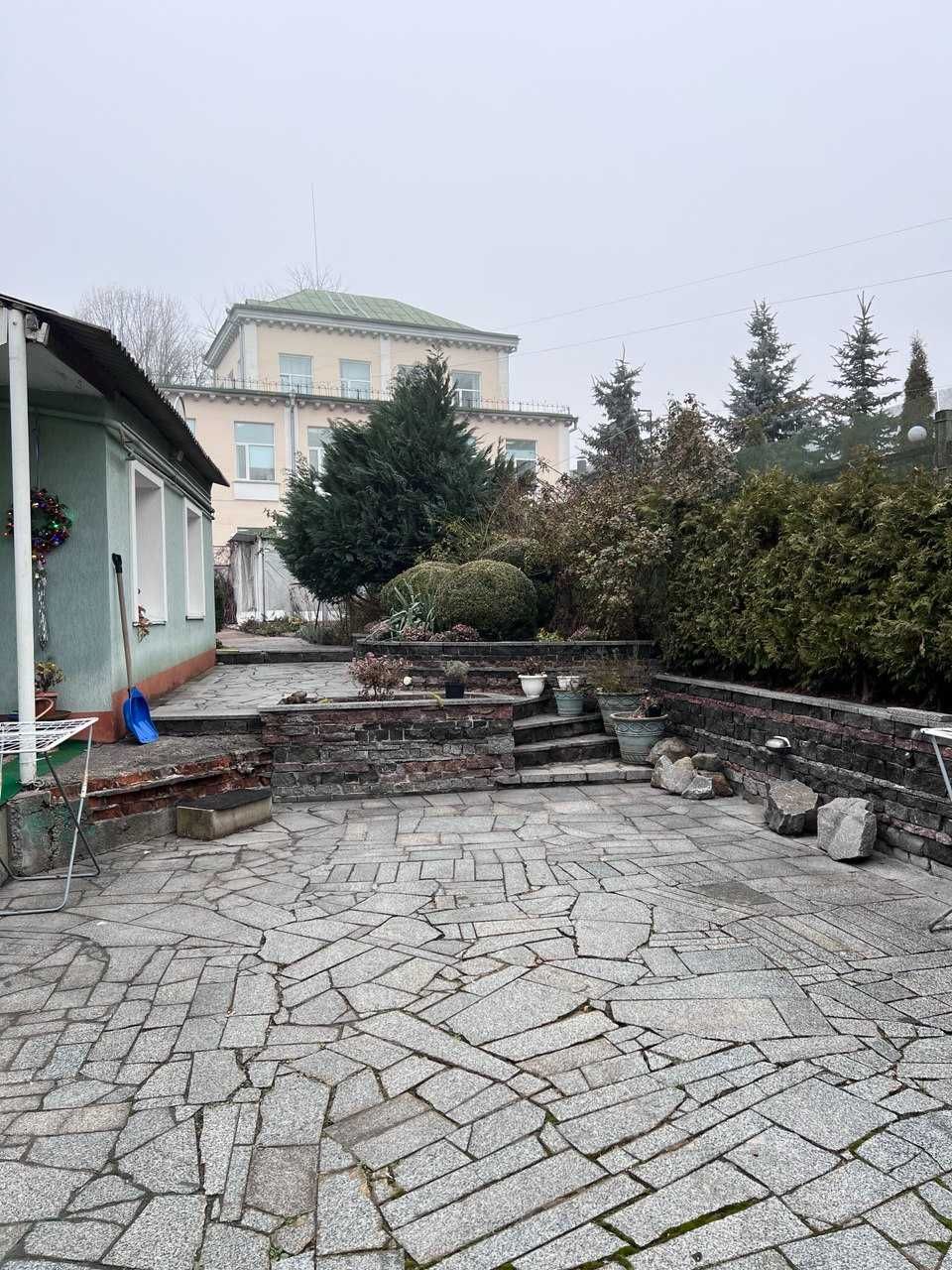 № 13173 - Частина будинку в центрі, Бульвар, в парковій зоні, 85 м2.