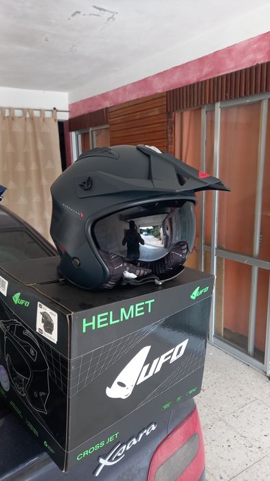 Capacete Jet UFO Sheratan he151 preto mate