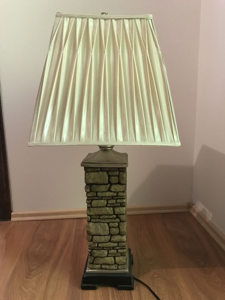 Lampa stojąca z abażurem