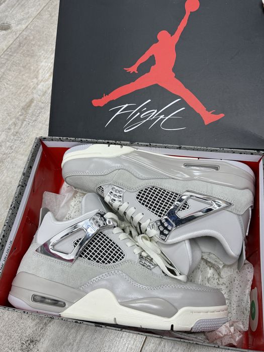 Nike Air Jordan 4 Retro Frozen Moments