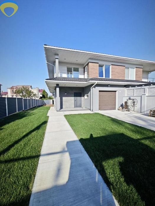 Продам сучасний житловий будинок у Фонтанці-1,ю