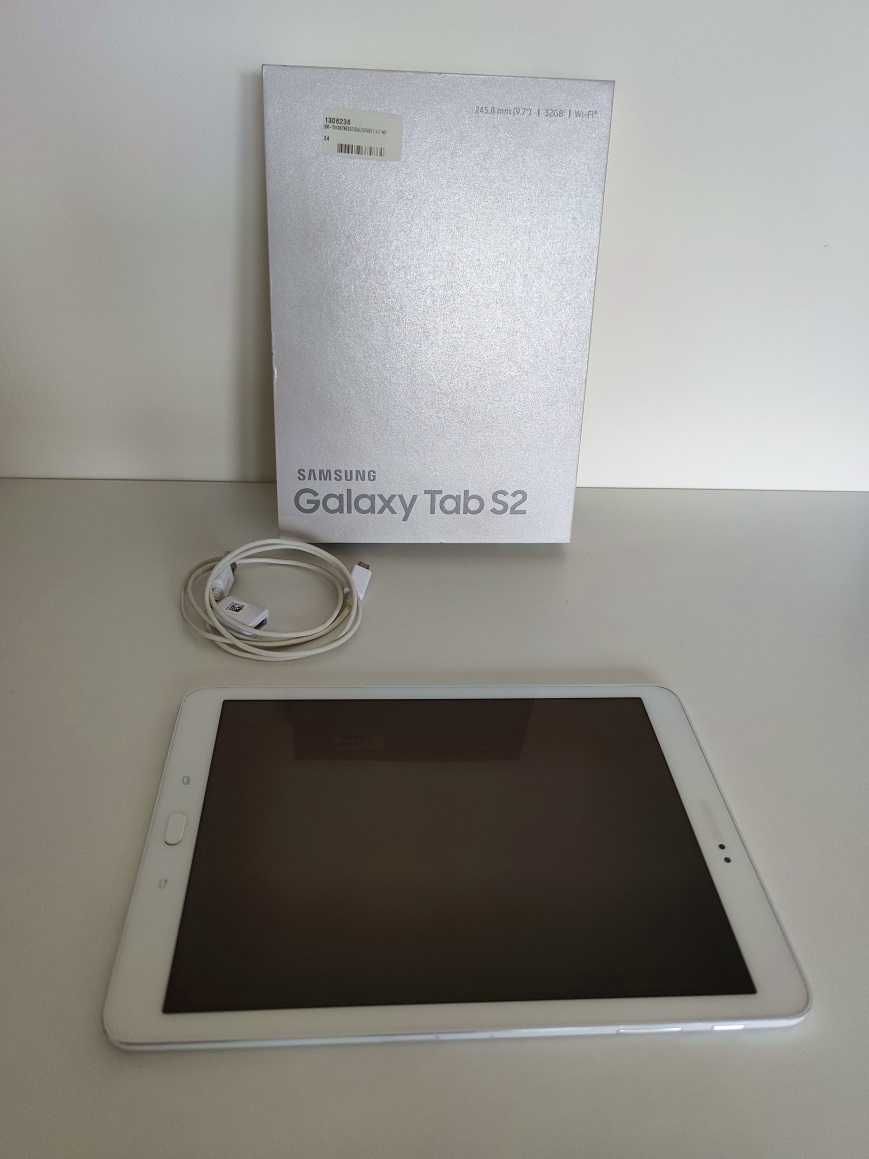 Tablet Samsung Galaxy Tab S2 WiFi (T813) 9,7"  3 GB  /  32 GB biały