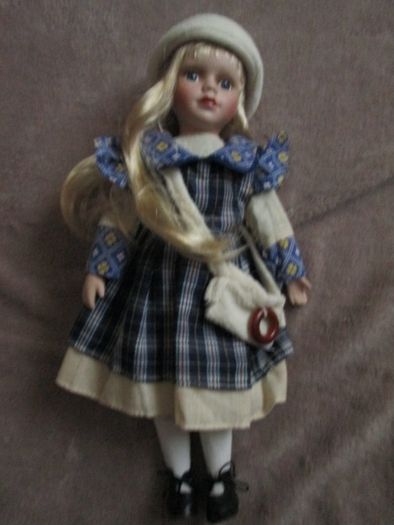 Boneca porcelana nova