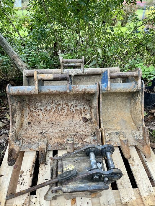 Skarpówka i dwie łyżki podsiebierne z szybkozlaczem Kubota KX 016 JCB