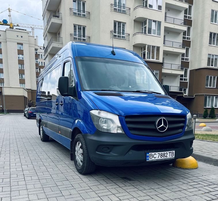 Пасажирські та вантажні перевезенння Львів - Варшава.