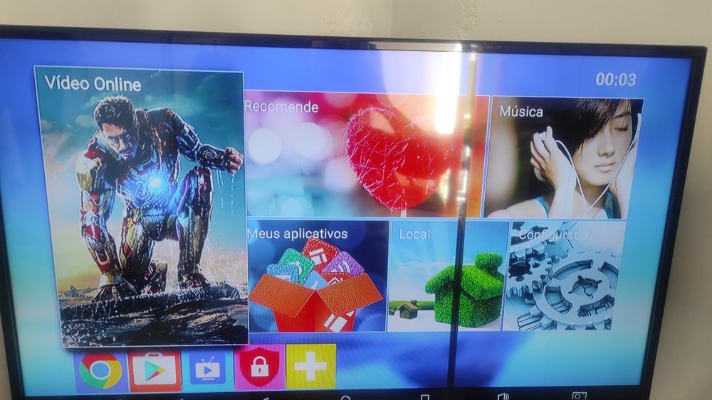 TV 50" + BOX  tem um risco na tela