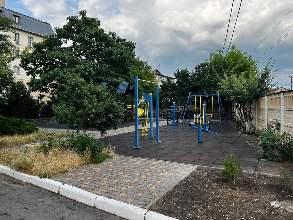 1 кім.квар. в Черноморкі.Новий будинок 48 м2. з ремонтом. Держпрограми