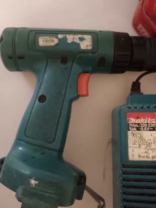 Ładowarka makita DC1290 plus wkrętarka gratis