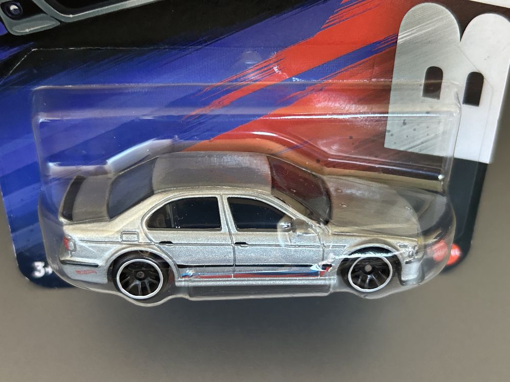 Hot Wheels 2001 BMW M5 Silver Series