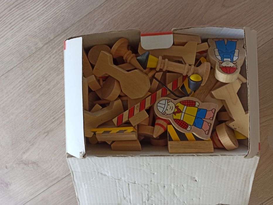Goki znaki figurki drogowe drewniane