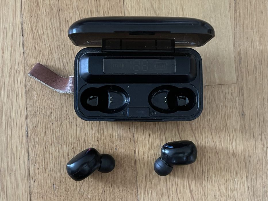 Słuchawki douszne TWS BT5.0 bezprzewodowe