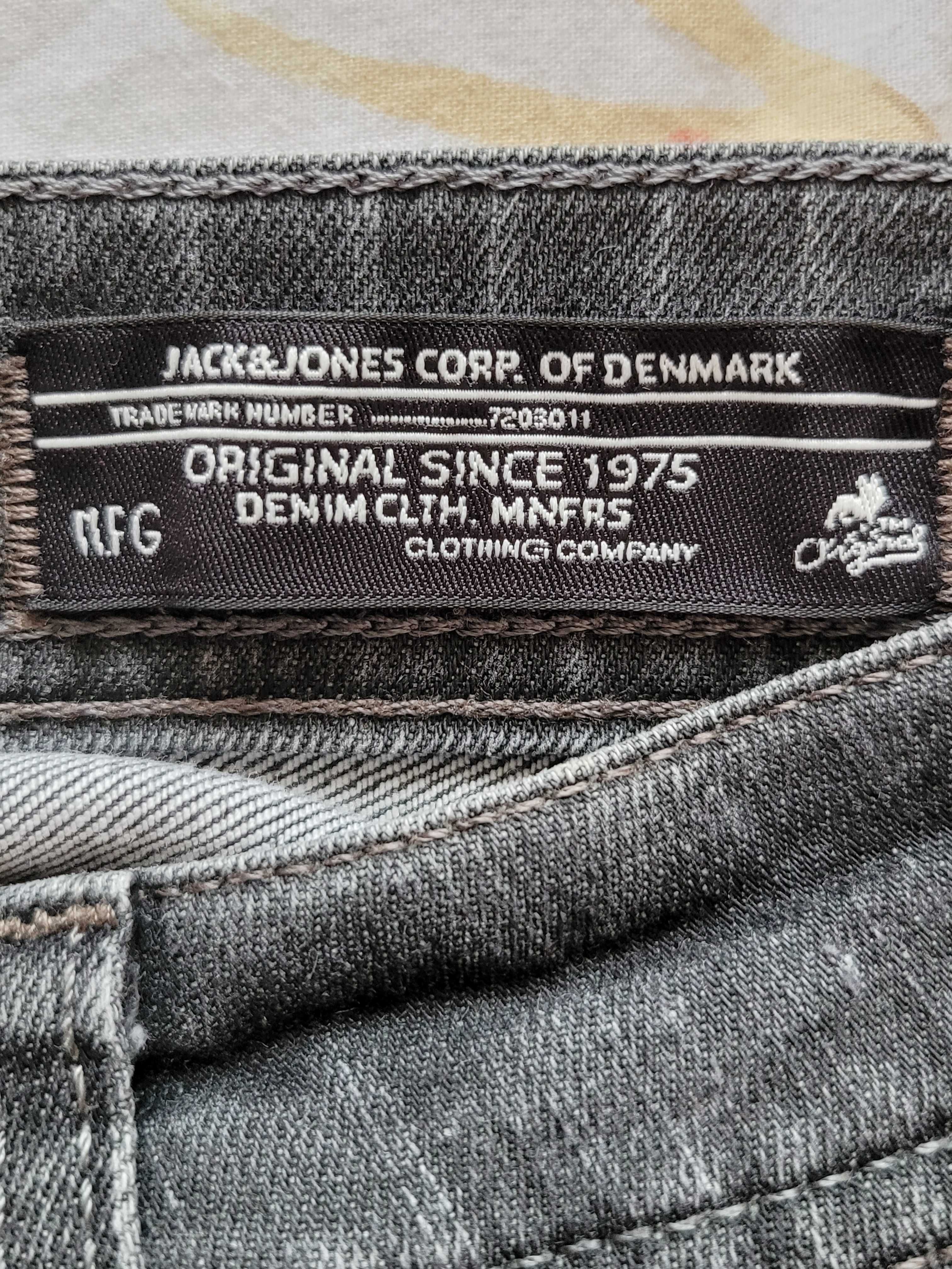 spodnie jeansy męskie, r. XL, markowe  Jones Jack