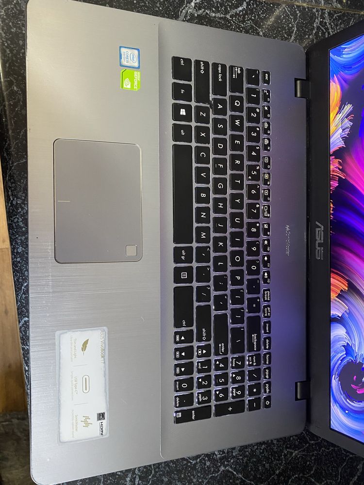 Laptop Asus VivoBook 17 X705UFR