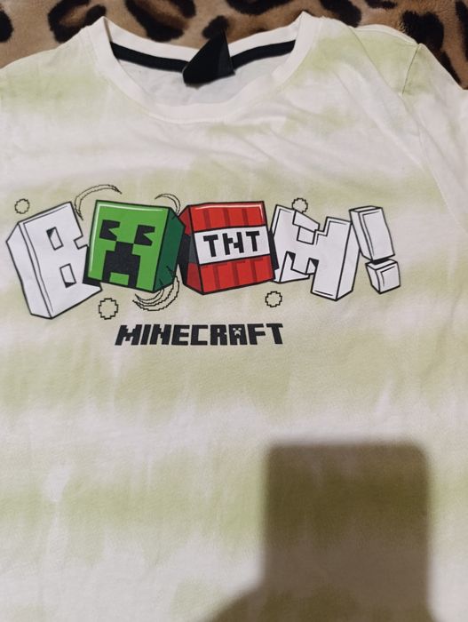 Безкоштовно футболочка