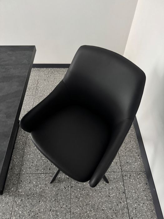 Стульчики з юск стан нових