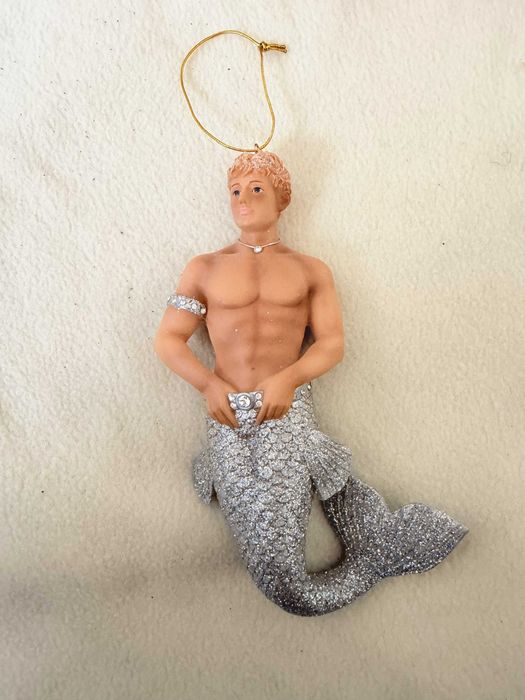 Enfeite sereio merman em porcelana com glitter – vários