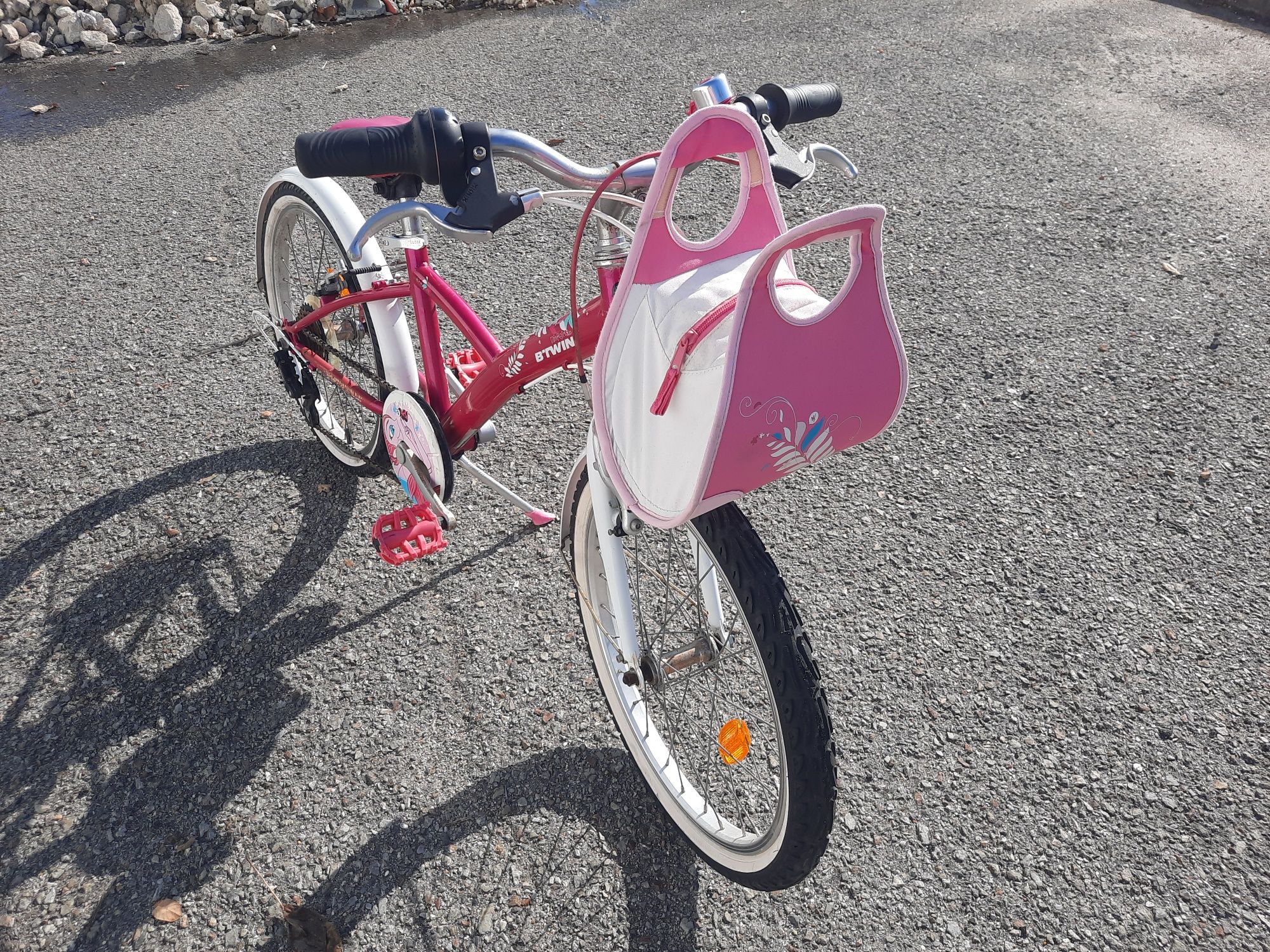 Bicicleta de menina roda 20 como nova