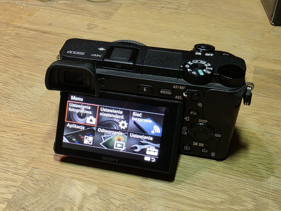 Sony A6300 BODY - BDB mało używany (1.6K shoots)+ ładowarka, 2 baterie