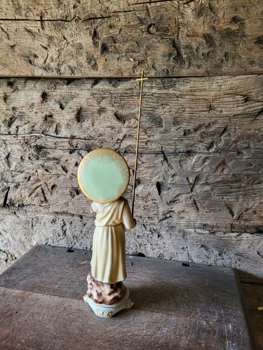 Porcelanowa figurka Pan Jezus Dobry Pasterz