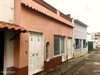 Moradia e Loja com 370,2m², situada no centro da cidade de Ponte de...