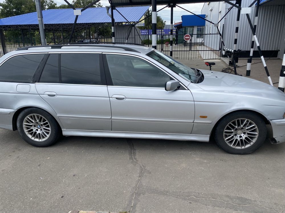 Продам бмв е39 турінг